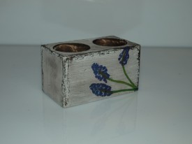 Fio�kowy �wiecznik...