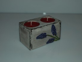 Fio�kowy �wiecznik...