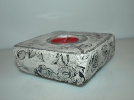 Black and white �wiecznik...