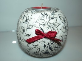 Black and white �wiecznik...